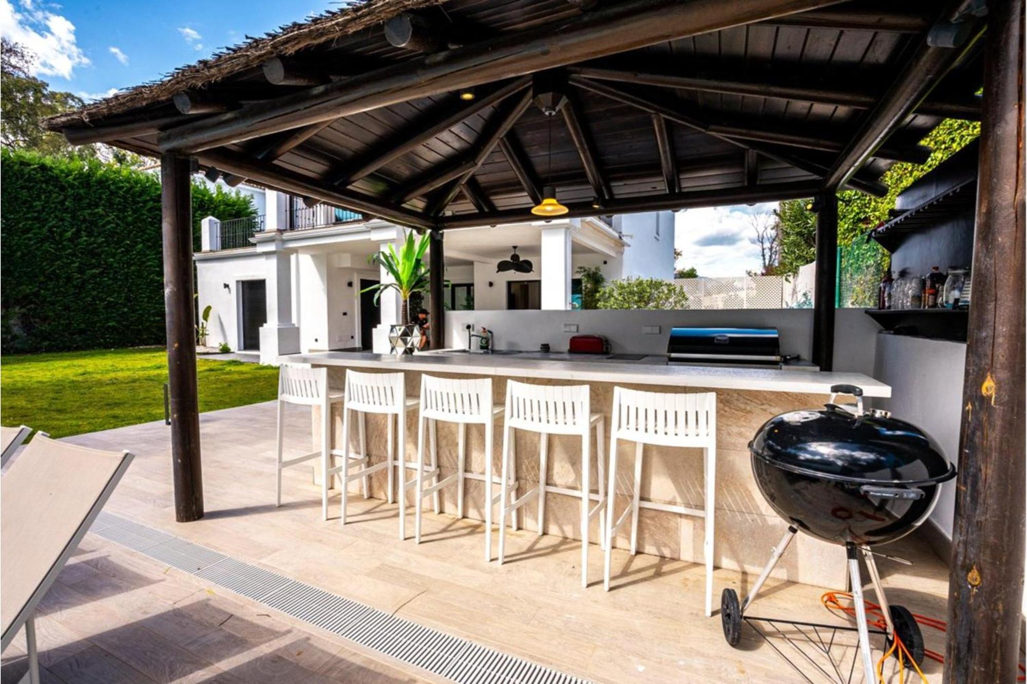 Villa New Zacaluca Pool Sauna & Gym - Happy Rentals 马尔韦利亚 外观 照片
