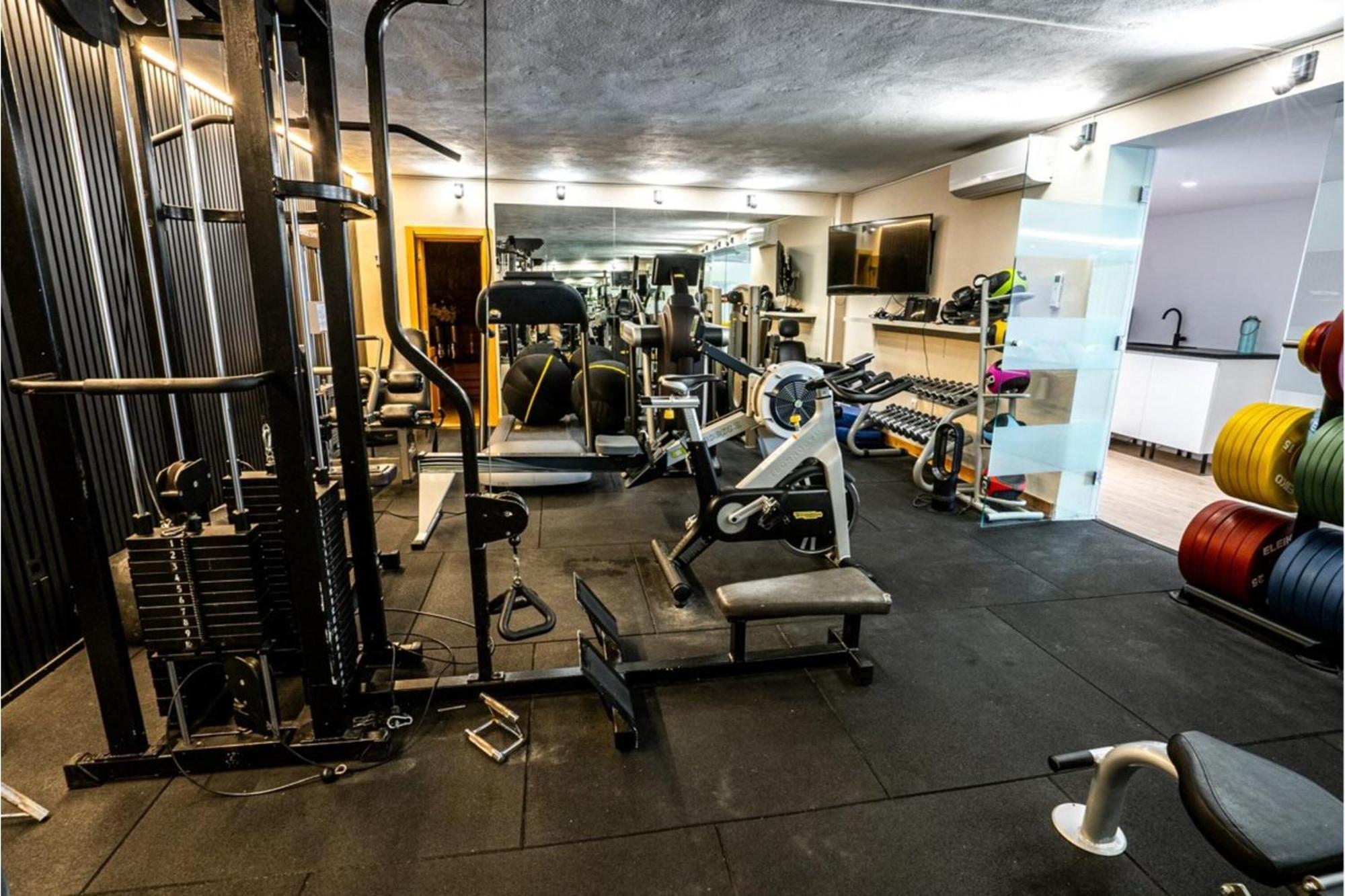 Villa New Zacaluca Pool Sauna & Gym - Happy Rentals 马尔韦利亚 外观 照片