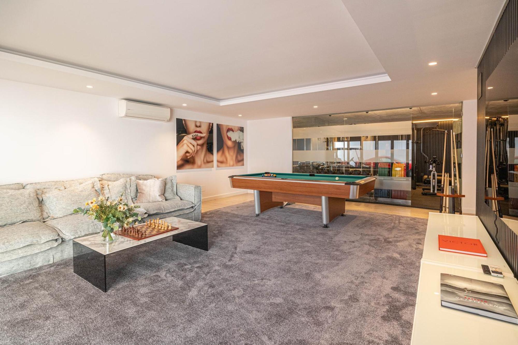 Villa New Zacaluca Pool Sauna & Gym - Happy Rentals 马尔韦利亚 外观 照片