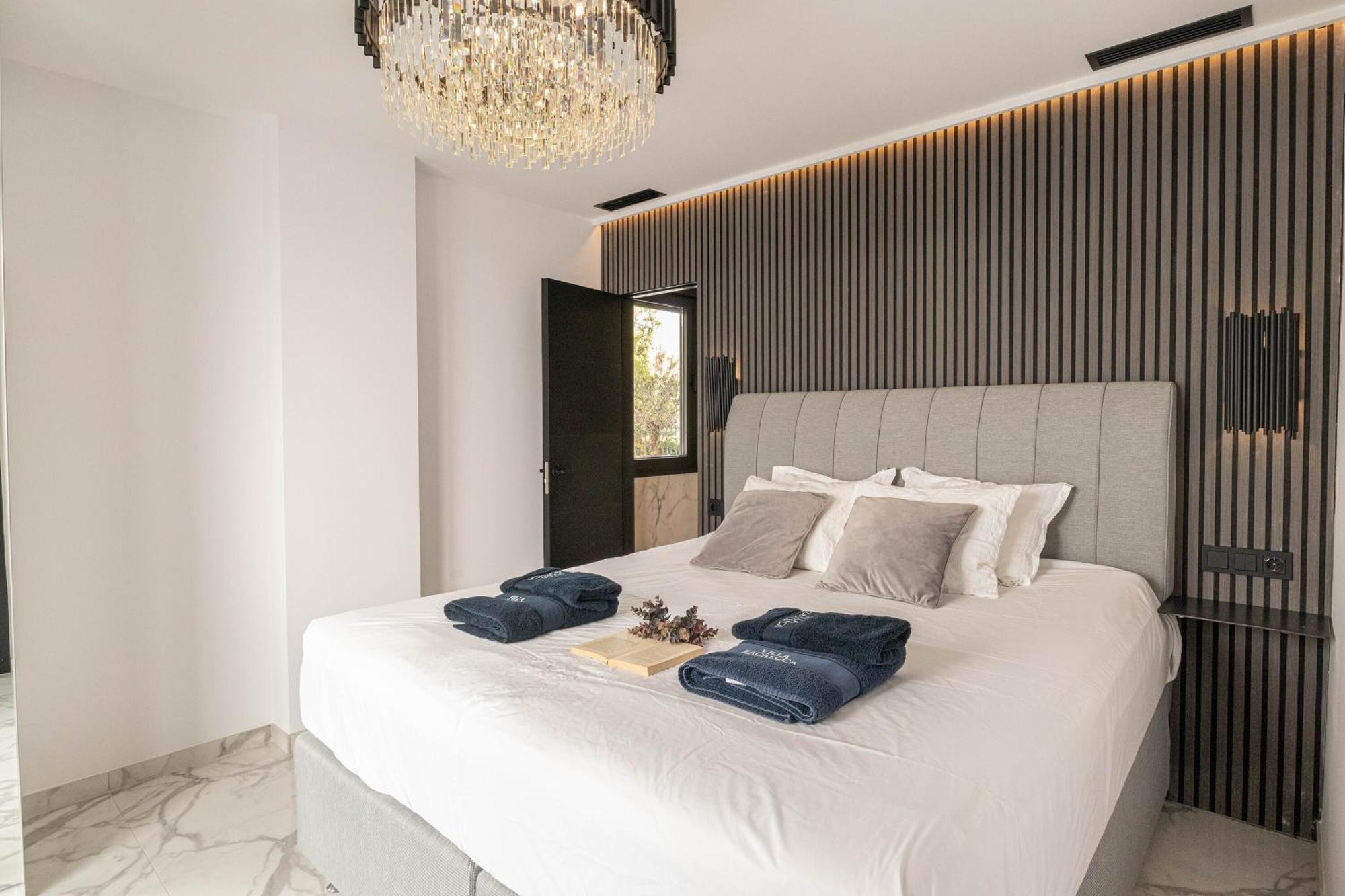 Villa New Zacaluca Pool Sauna & Gym - Happy Rentals 马尔韦利亚 外观 照片